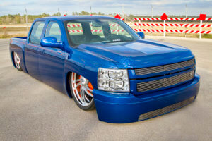 Front quarter view of custom 2007 Chevy Silverado 1500