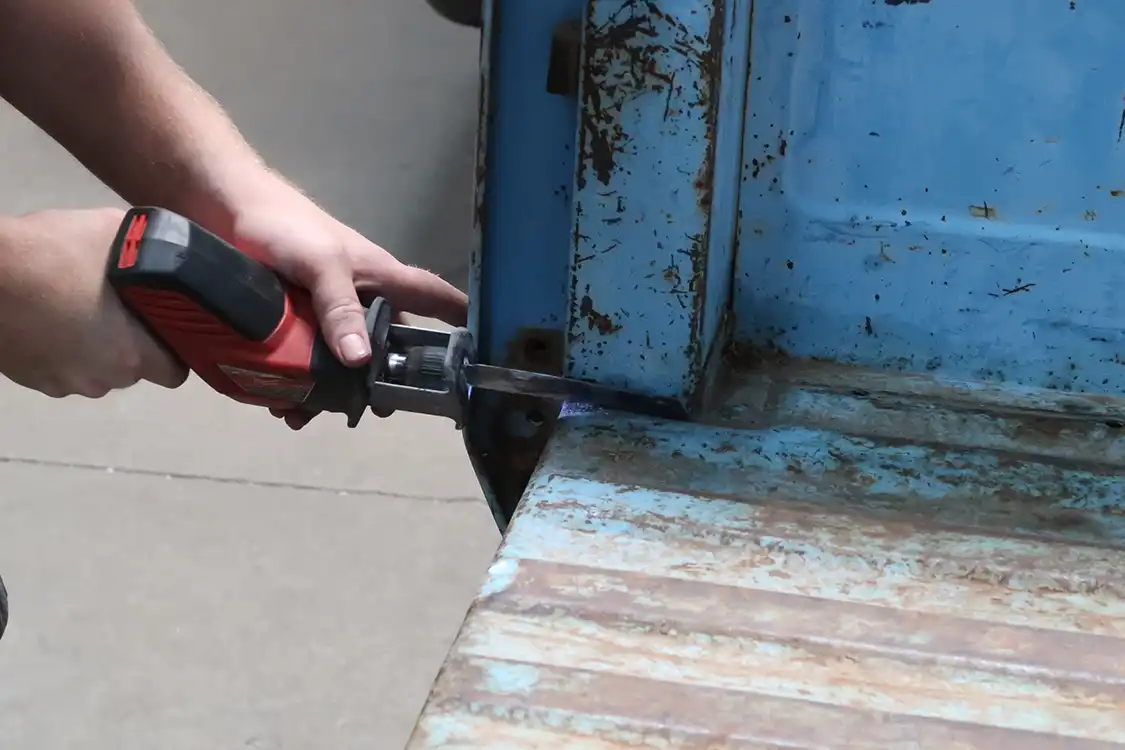 A few welds at the rear of the bed floor by the stake pockets needed to go