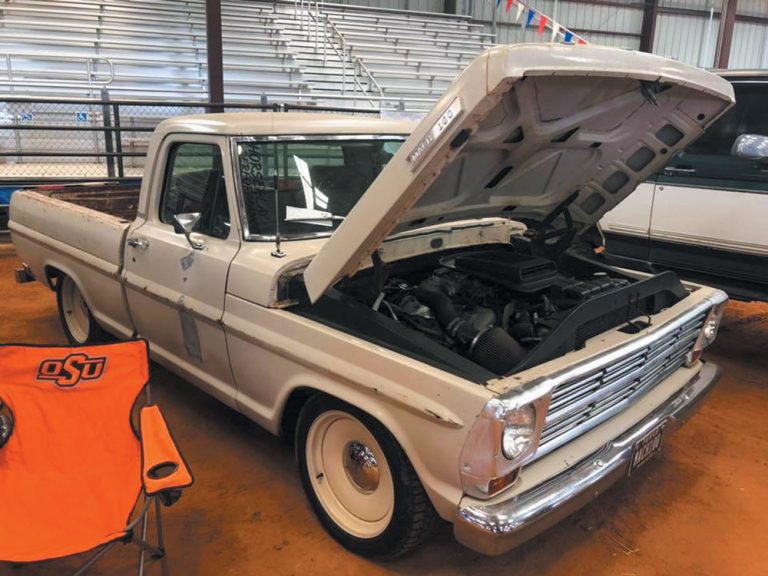 Texoma F100 Roundup Street Trucks
