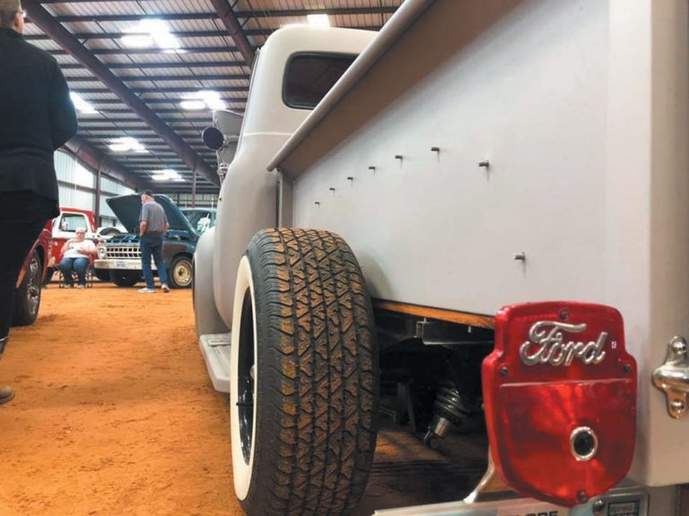 Texoma F100 Roundup Street Trucks