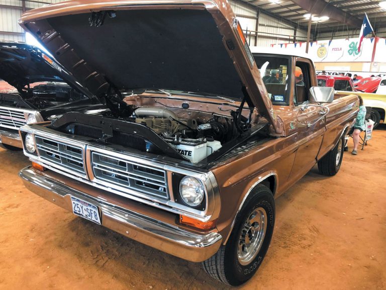 Texoma F100 Roundup Street Trucks