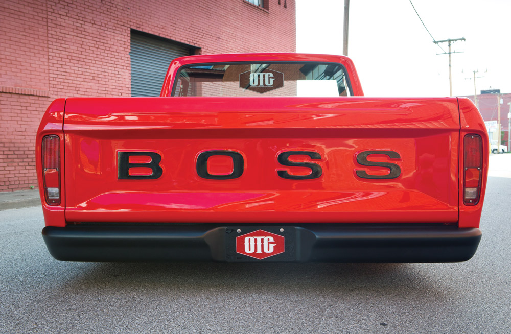 The Boss | Ford Dentside F-100 - Trucks