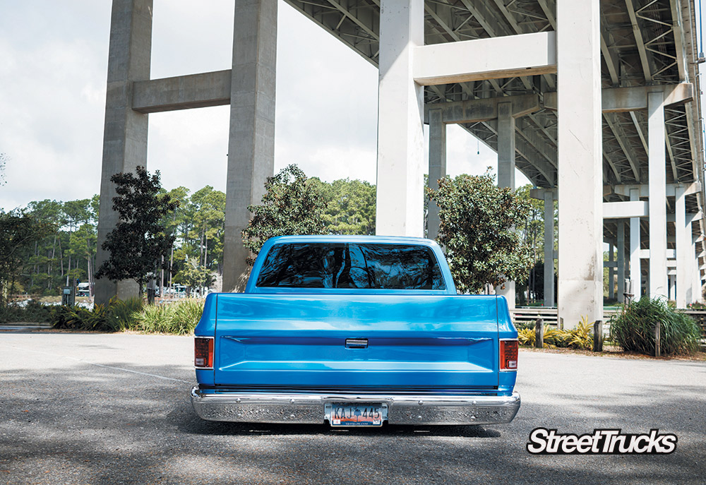 Blue BAGGED'82 CHEVROLET C10