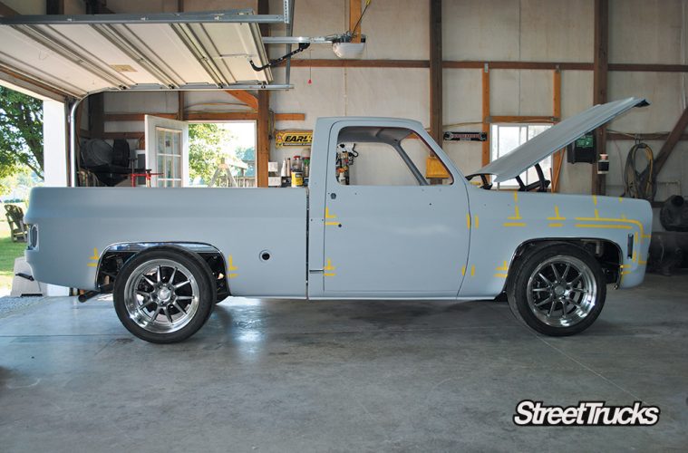 ’77 C10 Installing MarK’s BodySide Molding Street Trucks