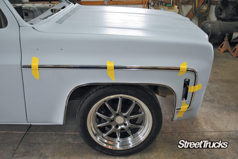 ’77 C10 Installing MarK’s BodySide Molding Street Trucks