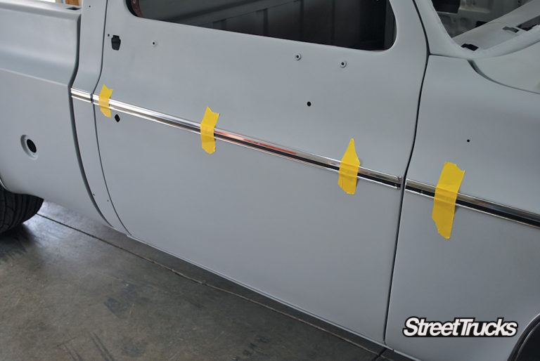 ’77 C10 Installing MarK’s BodySide Molding Street Trucks