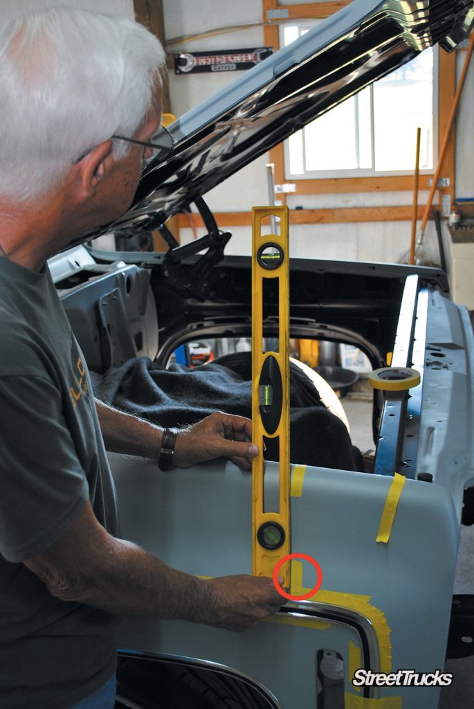 ’77 C10 Installing MarK’s BodySide Molding Street Trucks
