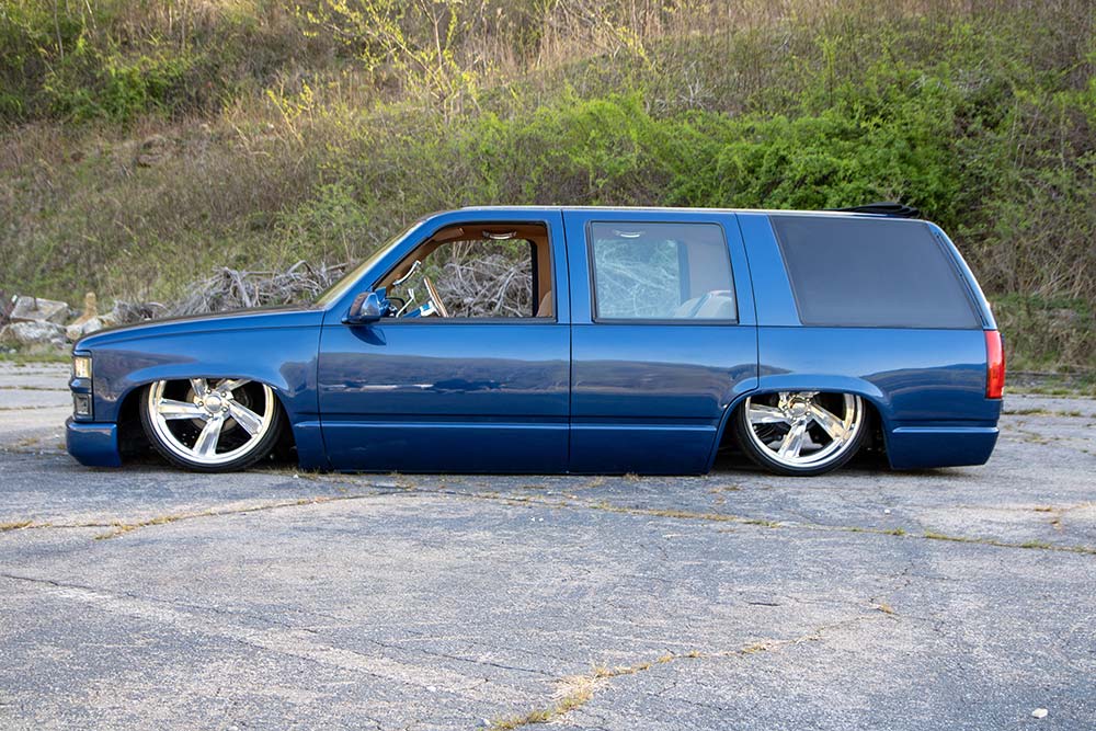 Bagged and bodied Tahoe on 22's!