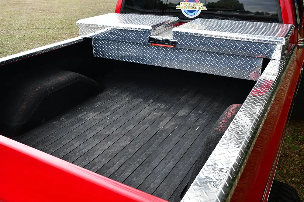 Dee Zee Crossover toolbox installed on a Chevy K10