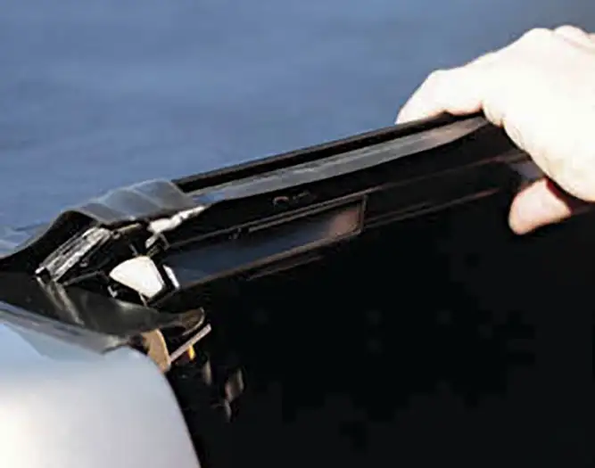 BAK Roll-X Tonneau Cover