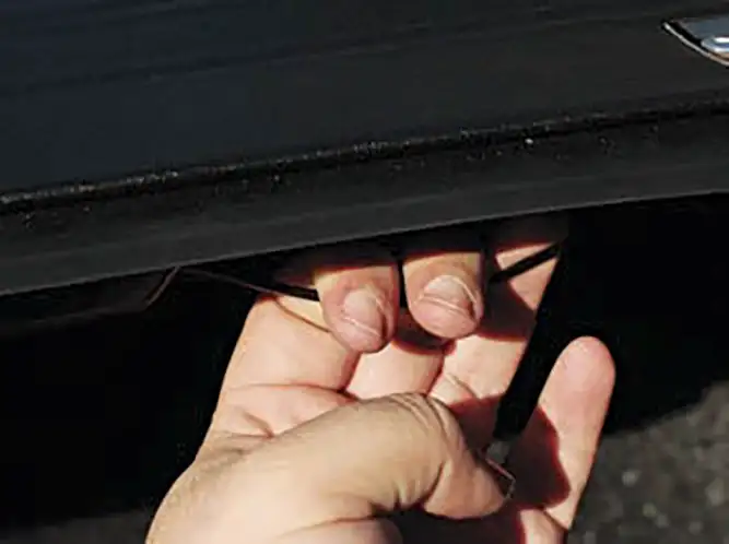 BAK Roll-X Tonneau Cover