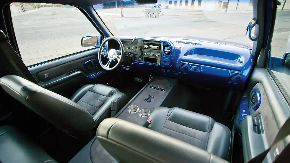 1997 Chevy Tahoe Gets the Ultimate Bagged Family Hauler Build
