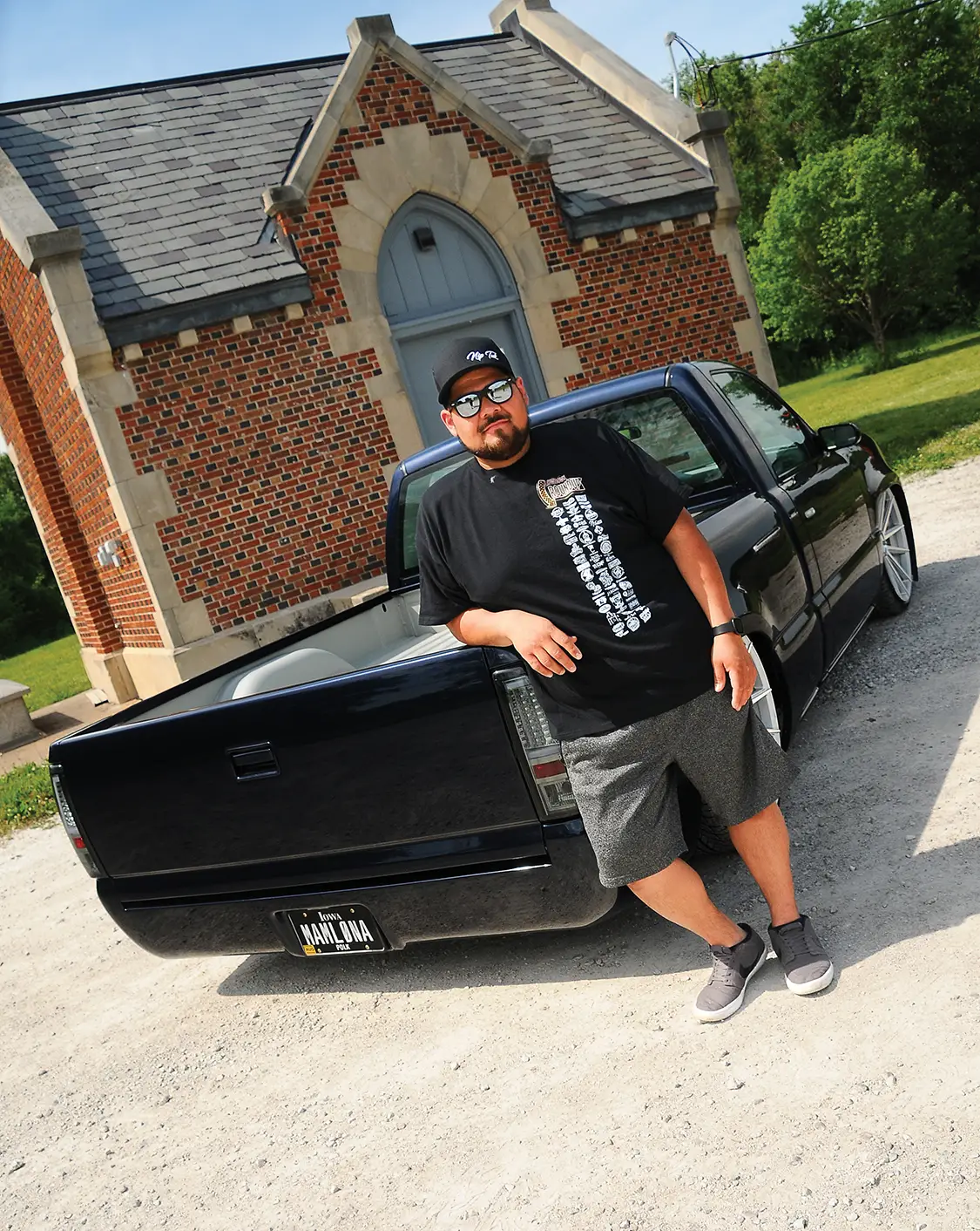 A Tahoe Hybrid-Swapped 2002 Chevy Silverado